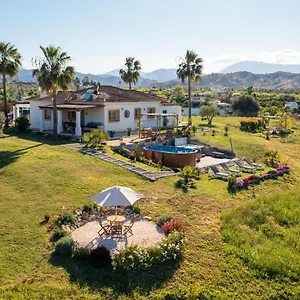 Casa De Suenos Bed & Breakfast